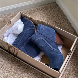 Vince Camuto Navy Booties